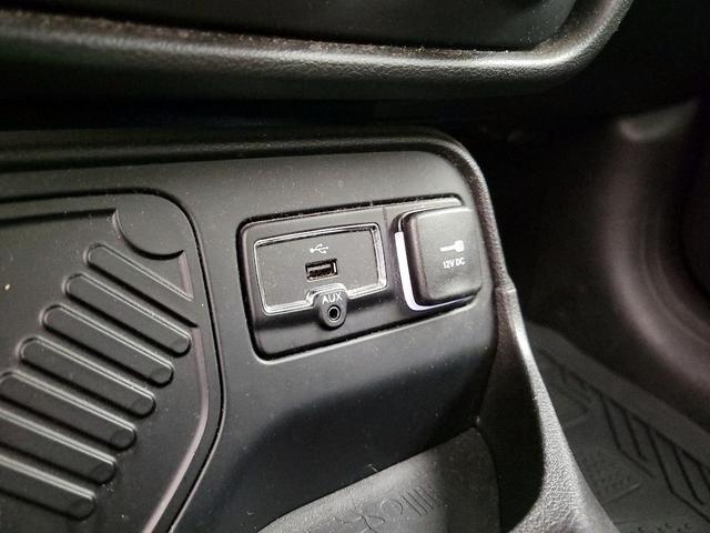 Photo of 2017 Gray Jeep Renegade