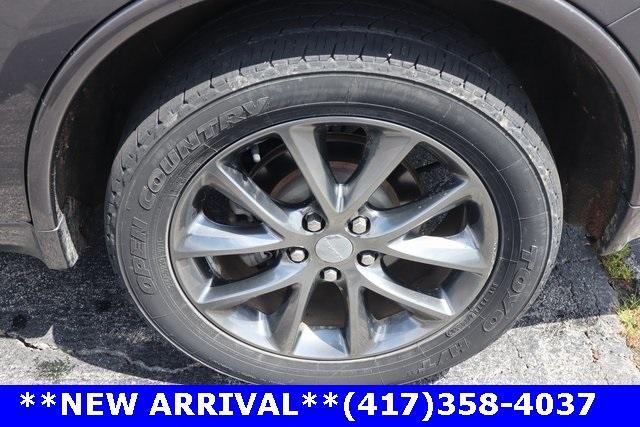 Photo of 2017 Granite Clearcoat Metallic Dodge Durango