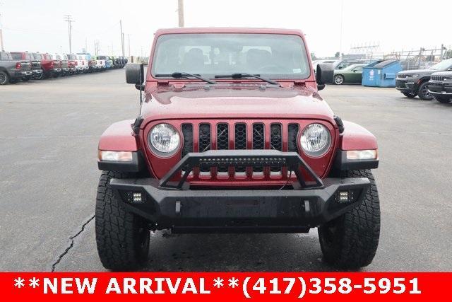 Photo of 2021 Snazzberry Pearlcoat Jeep Gladiator