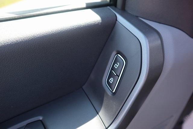 Photo of 2025 Oxford White Ford F-250