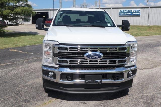 Photo of 2025 Oxford White Ford F-250