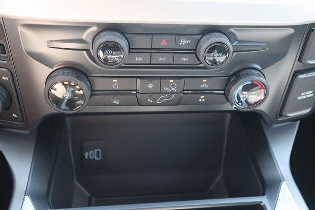 Photo of 2025 Oxford White Ford F-250