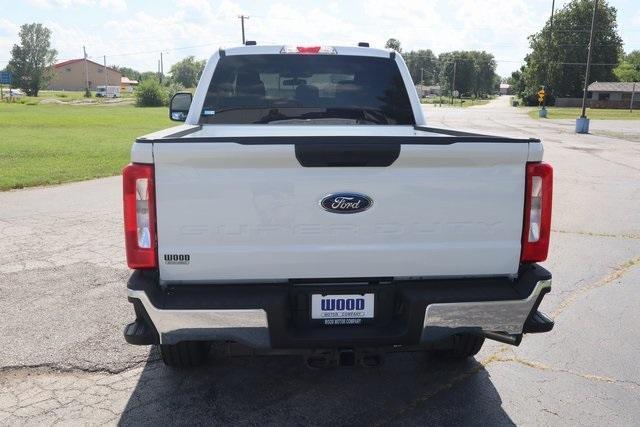 Photo of 2025 Oxford White Ford F-250