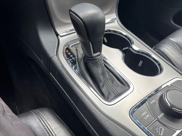 Photo of 2018 True Blue Pearlcoat Jeep Grand Cherokee