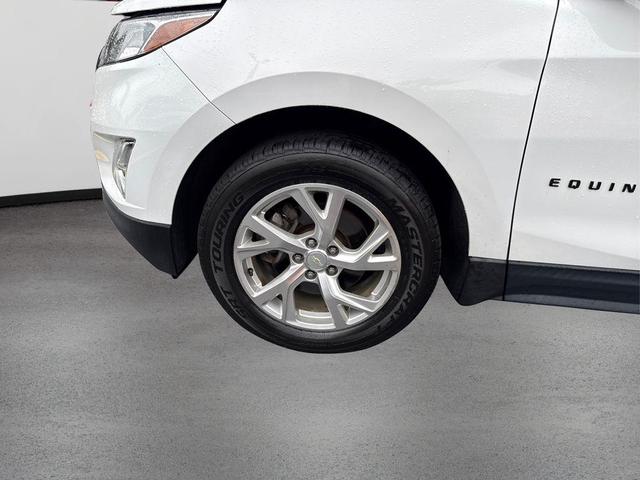 Photo of 2018 Summit White Chevrolet Equinox