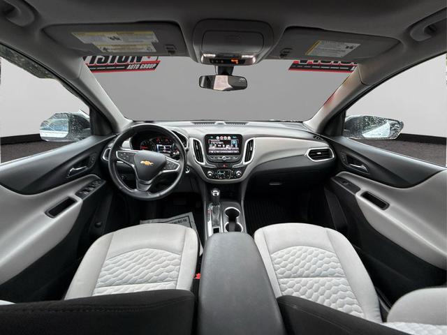 Photo of 2018 Summit White Chevrolet Equinox