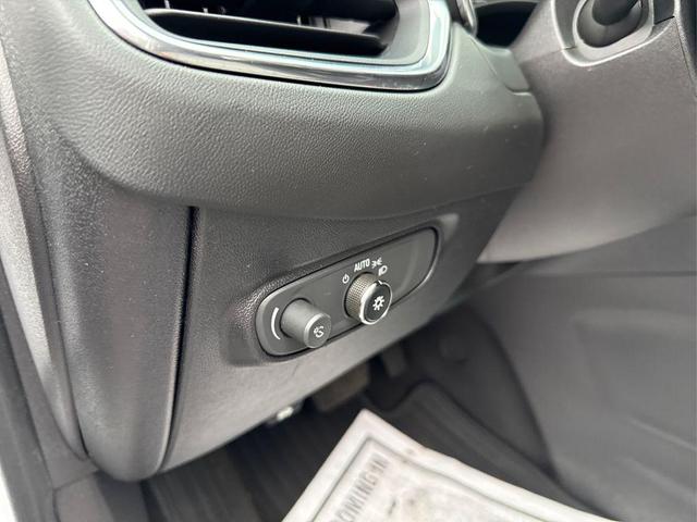 Photo of 2018 Summit White Chevrolet Equinox