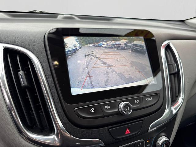Photo of 2018 Summit White Chevrolet Equinox