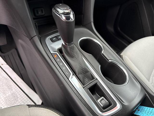 Photo of 2018 Summit White Chevrolet Equinox