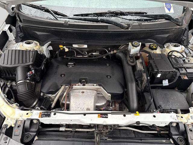 Photo of 2018 Summit White Chevrolet Equinox