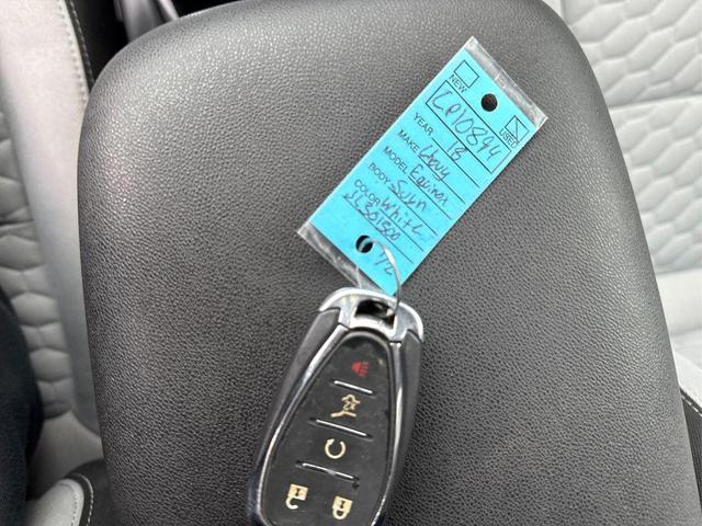 Photo of 2018 Summit White Chevrolet Equinox