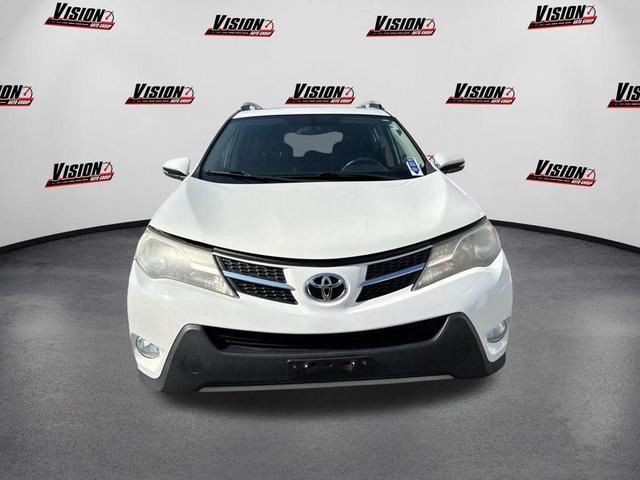 Photo of 2015 Super White Toyota RAV4