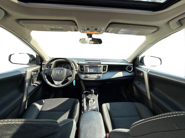 Photo of 2015 Super White Toyota RAV4