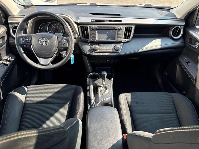 Photo of 2015 Super White Toyota RAV4