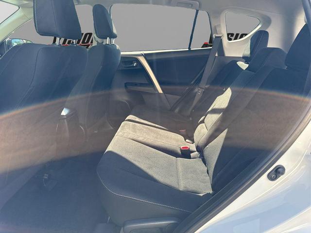 Photo of 2015 Super White Toyota RAV4