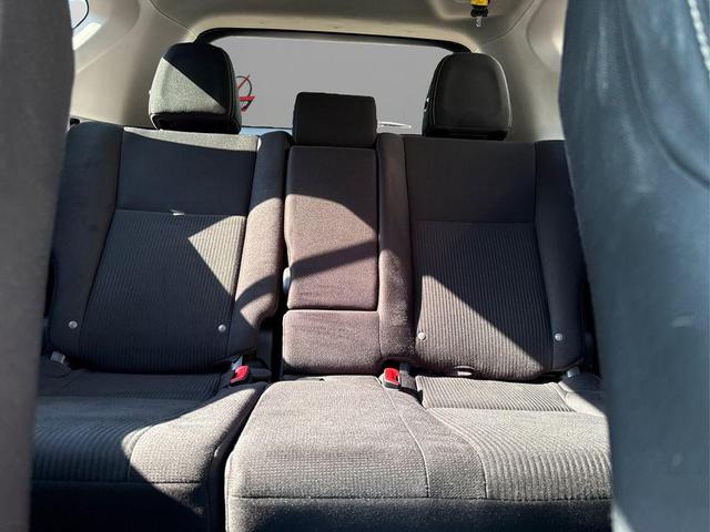 Photo of 2015 Super White Toyota RAV4
