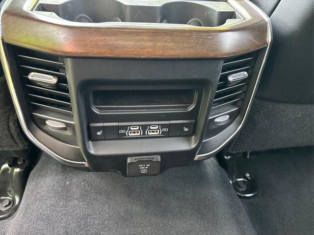 Photo of 2024 Diamond Black Crystal Pearlcoat RAM 2500
