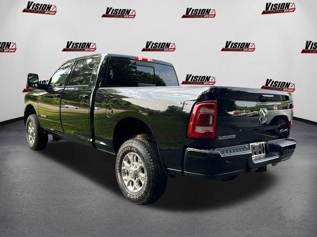 Photo of 2024 Diamond Black Crystal Pearlcoat RAM 2500