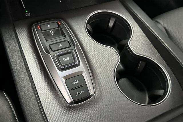 Photo of 2025 Platinum White Pearl Honda Ridgeline