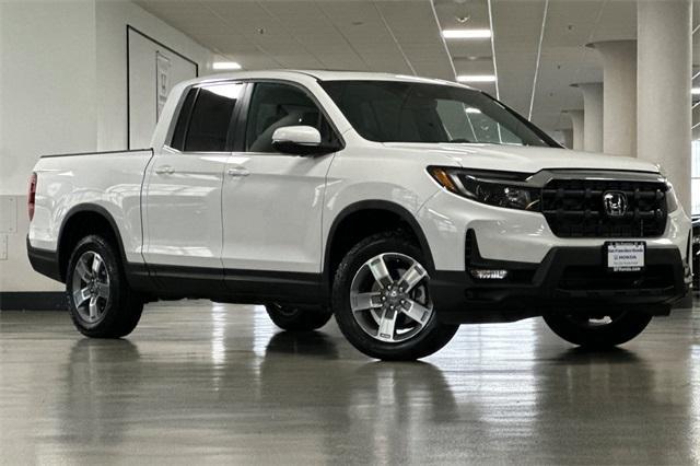 Photo of 2025 Platinum White Pearl Honda Ridgeline