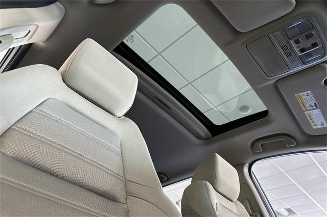 Photo of 2021 Lunar Silver Metallic Honda CR-V