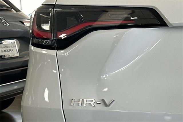 Photo of 2026 Platinum White Pearl Honda HR-V