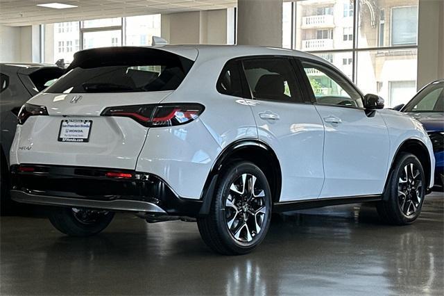 Photo of 2026 Platinum White Pearl Honda HR-V
