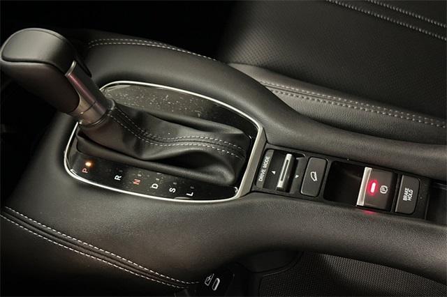 Photo of 2026 Platinum White Pearl Honda HR-V