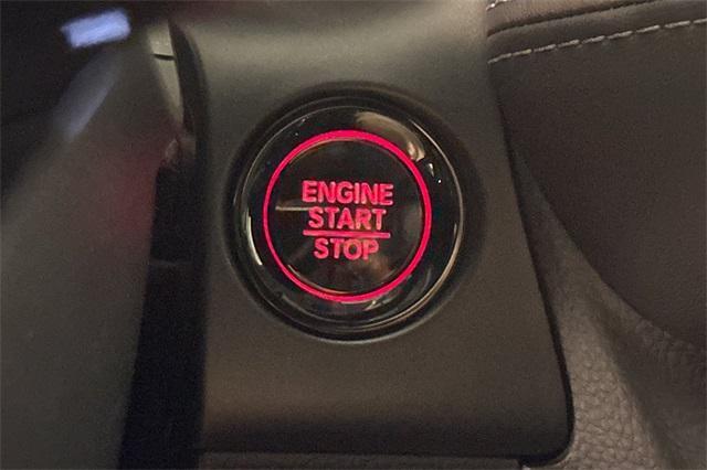 Photo of 2026 Platinum White Pearl Honda HR-V