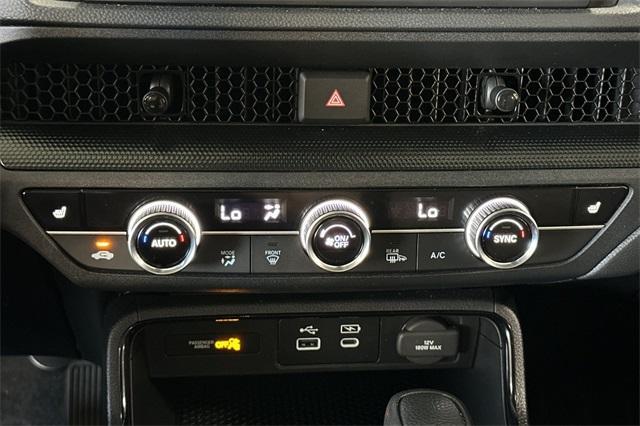 Photo of 2024 Crystal Black Pearl Honda CR-V