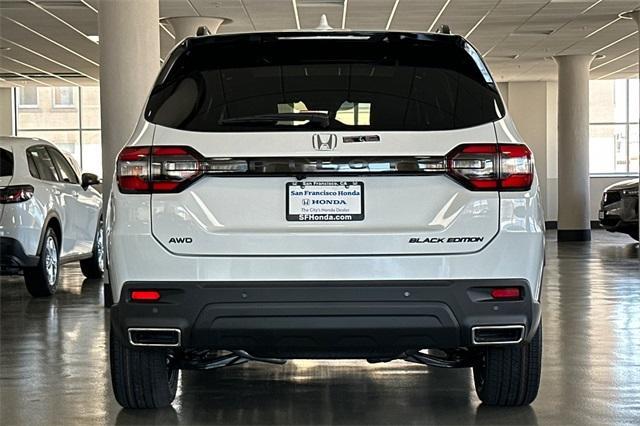 Photo of 2025 Platinum White Pearl Honda Pilot