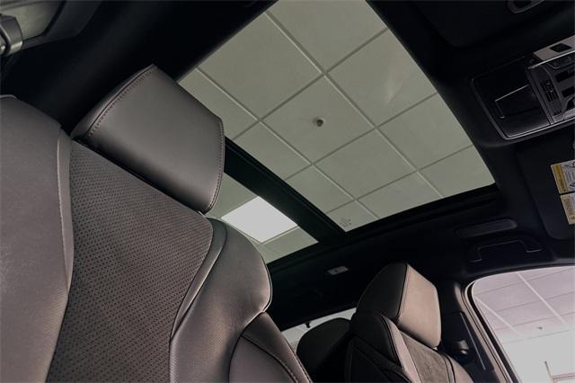 Photo of 2025 Apex Blue Pearl Acura MDX