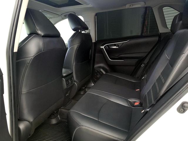 Photo of 2024 White Toyota RAV4