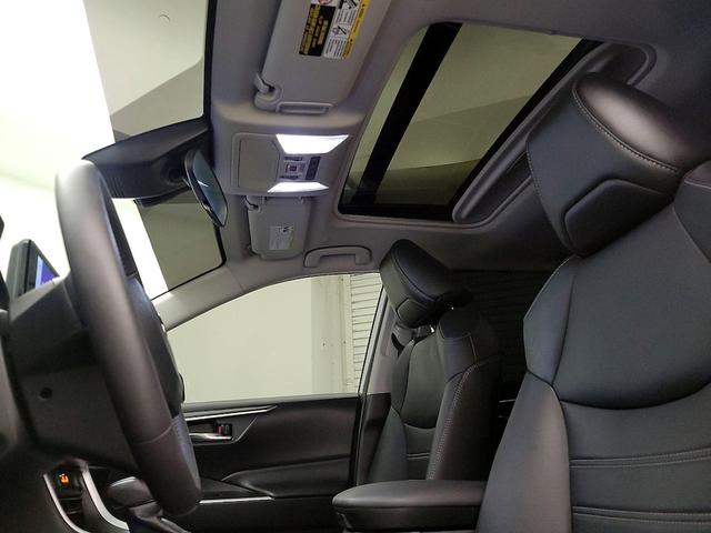 Photo of 2024 White Toyota RAV4