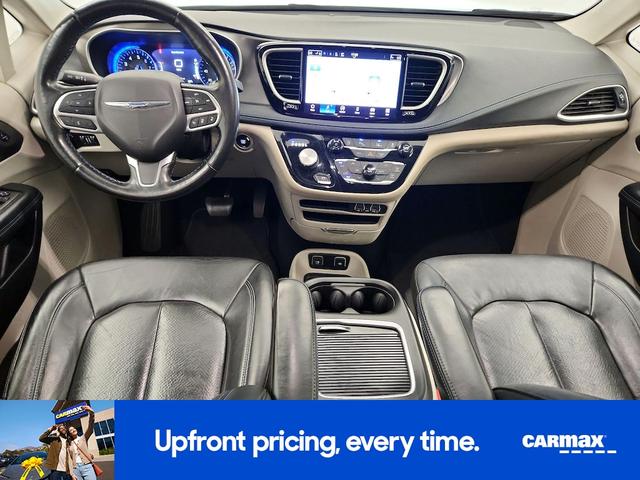 Photo of 2021 Silver Chrysler Pacifica