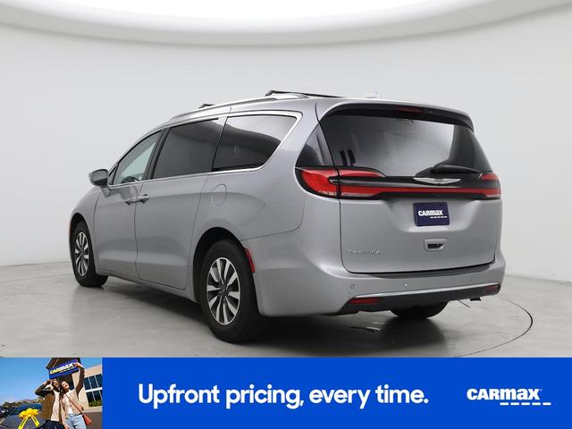 Photo of 2021 Silver Chrysler Pacifica