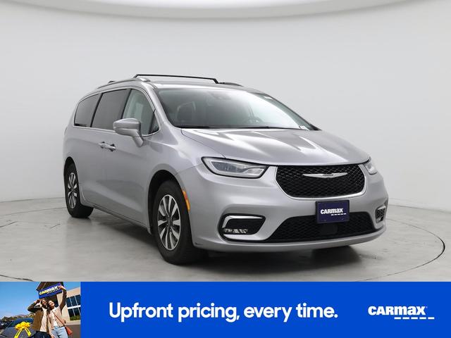 Photo of 2021 Silver Chrysler Pacifica