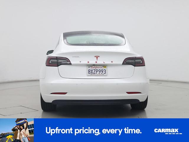 Photo of 2021 White Tesla Model 3