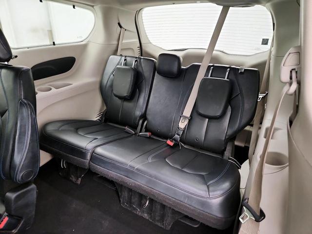 Photo of 2021 Silver Chrysler Pacifica