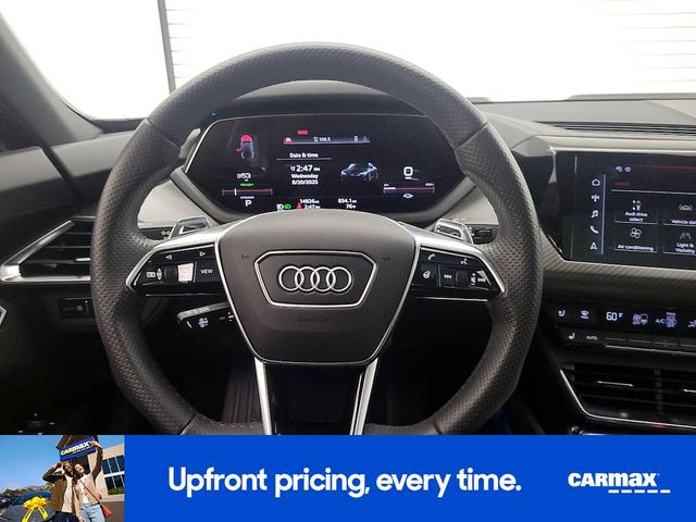 Photo of 2022 Gray Audi e-tron GT