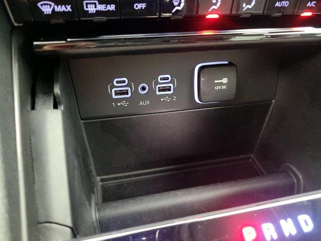 Photo of 2023 White Jeep Grand Cherokee L