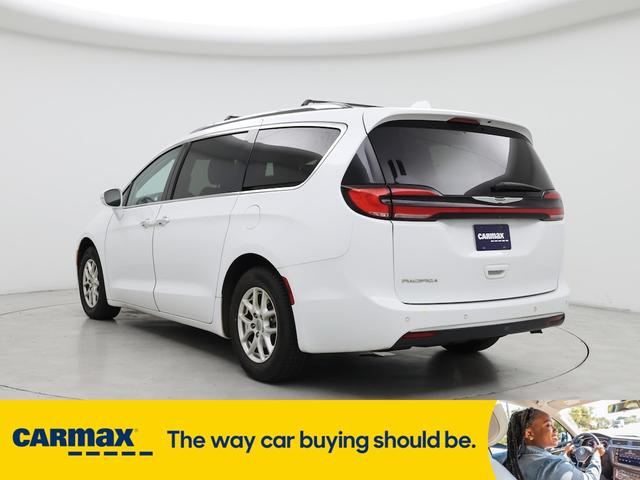 Photo of 2021 White Chrysler Pacifica