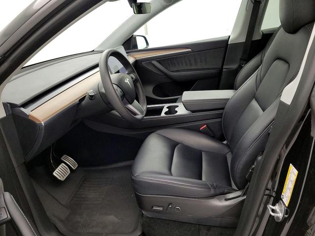 Photo of 2022 Black Tesla Model Y