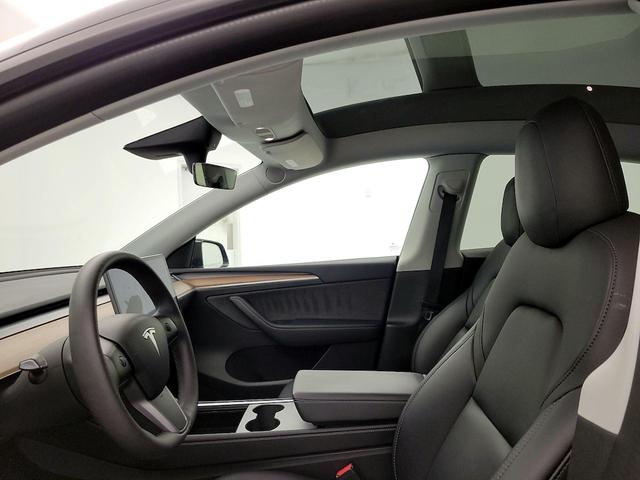 Photo of 2022 Black Tesla Model Y