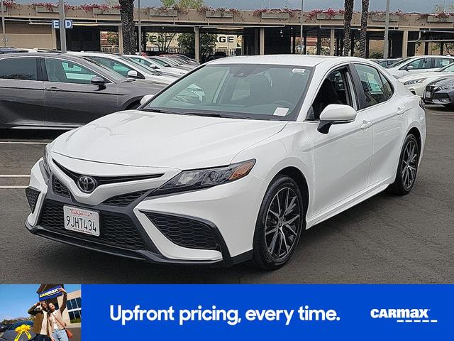 Photo of 2024 White Toyota Camry