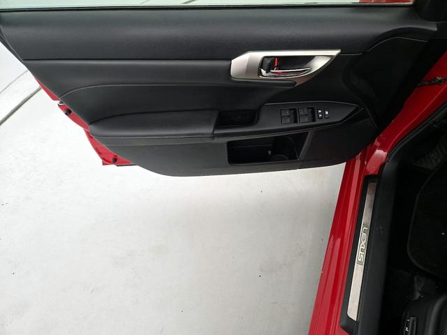 Photo of 2015 Red Lexus CT 200h