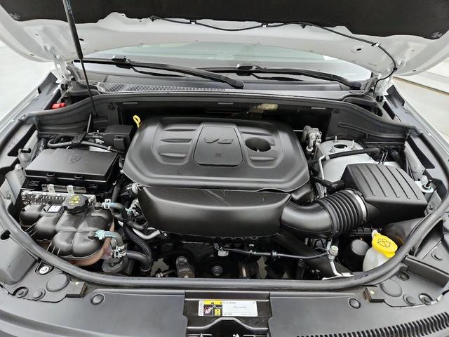 Photo of 2021 White Jeep Grand Cherokee