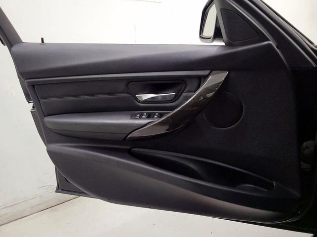 Photo of 2015 Black BMW 328