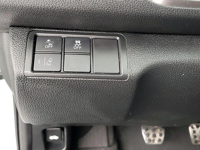 Photo of 2020 White Honda Civic