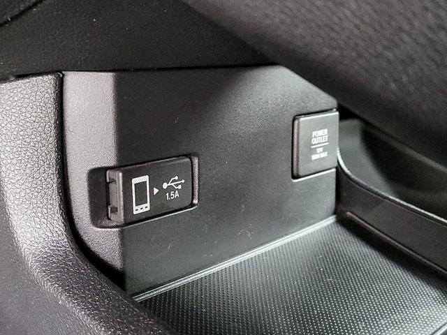 Photo of 2020 White Honda Civic